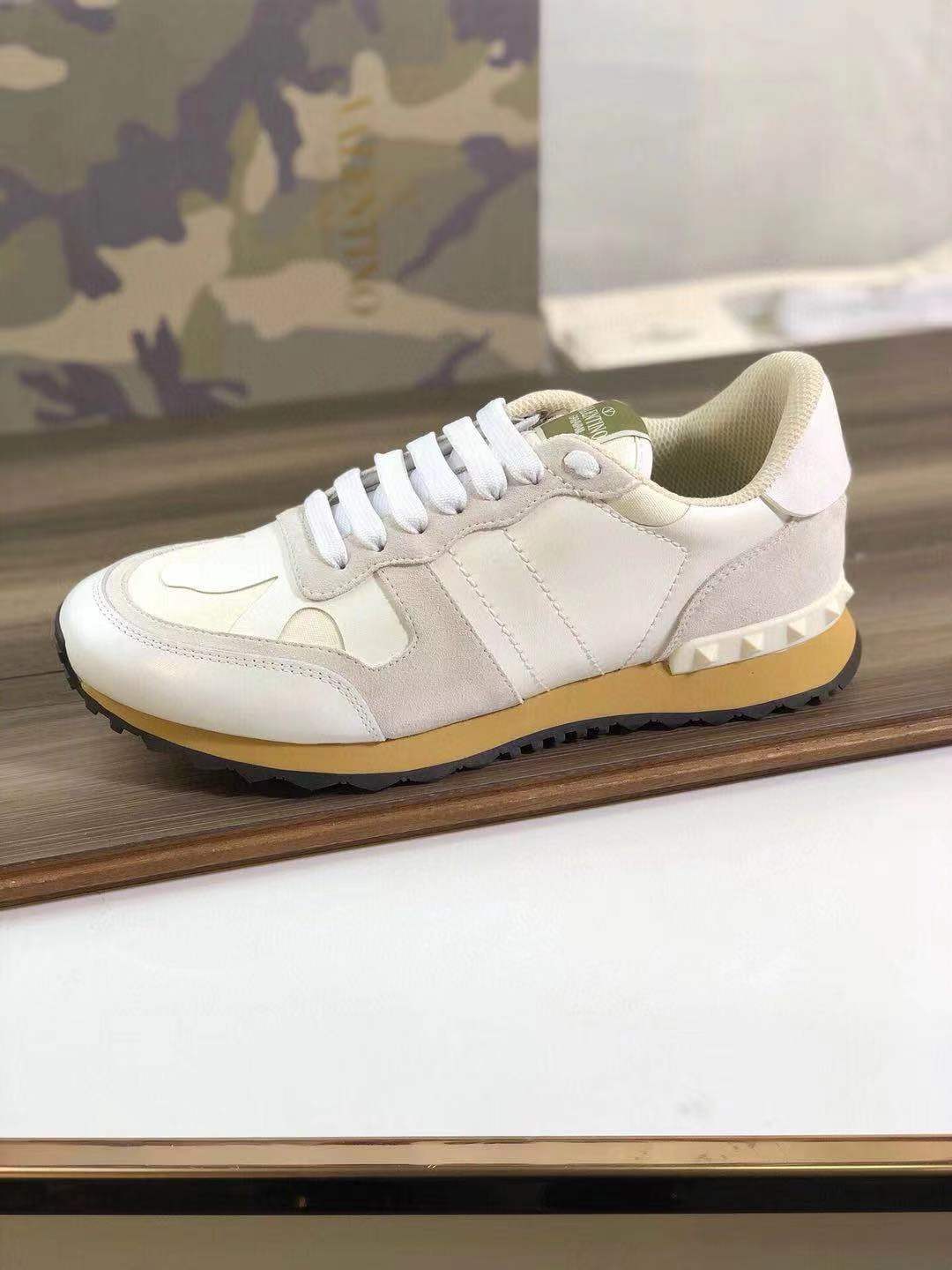 Valentino 발렌티노 남여공용 커플 스니커즈