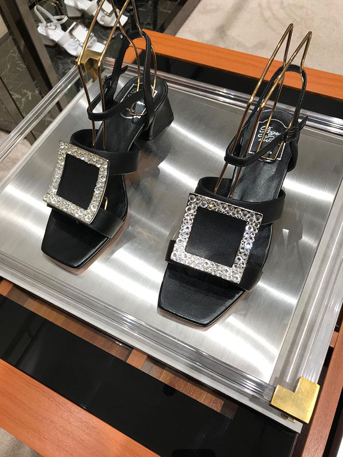 로저비비에 샌들 굽높이4.5CM 봄신상