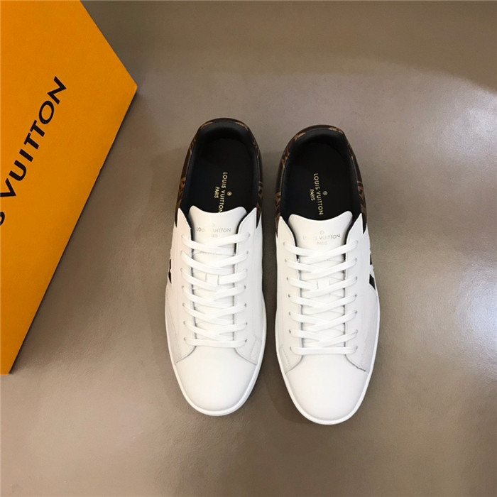LOUIS VUITTON 루이비통 남성용 스니커즈 L96401