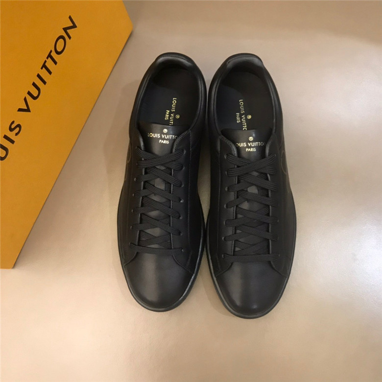루이비통 남성용 스니커즈 L1088-2 신상