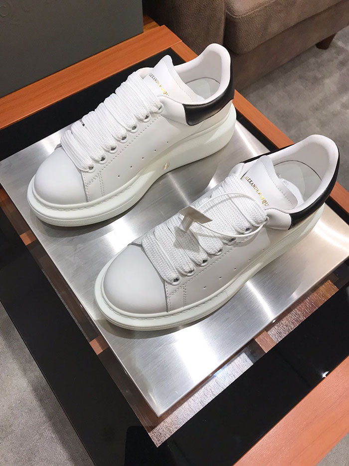 알렉산더맥퀸 남여공용 스니커즈 신상 (290사이즈 주문제작)