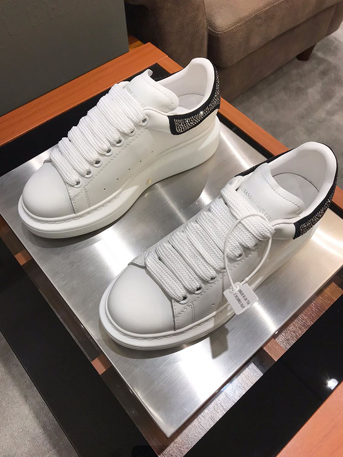 알렉산더맥퀸 남여공용 스니커즈 신상 (290사이즈 주문제작)