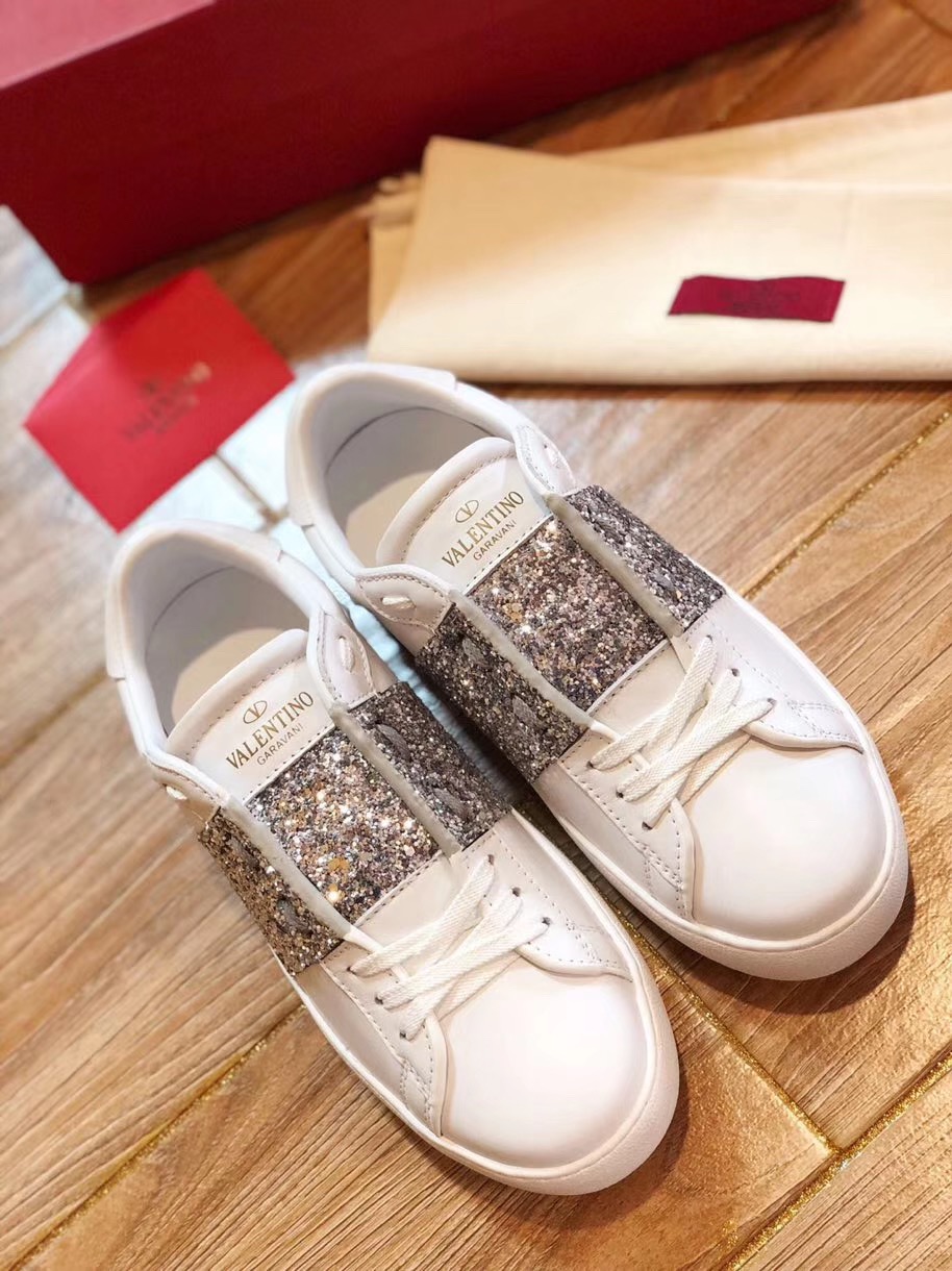 발렌티노 남여공용 커플 스니커즈 A53