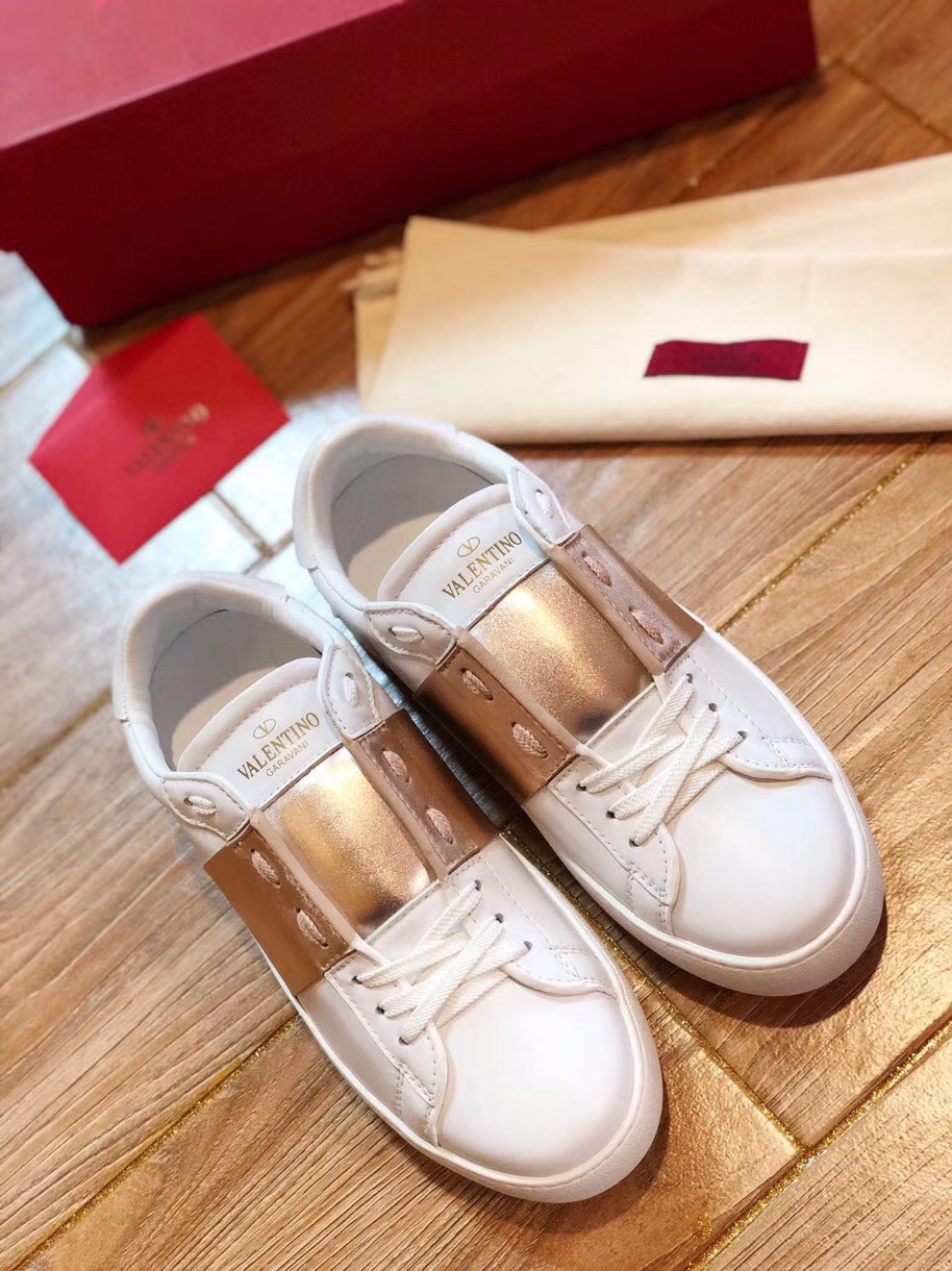 발렌티노 남여공용 커플 스니커즈 A53