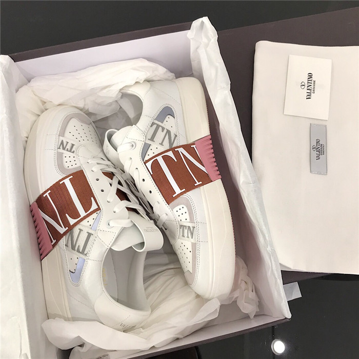 발렌티노 남여공용 스니커즈 V901870-1 2020/신상 (한사이즈 크게 나옴)