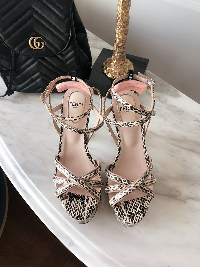 팬디 샌들힐봄신상