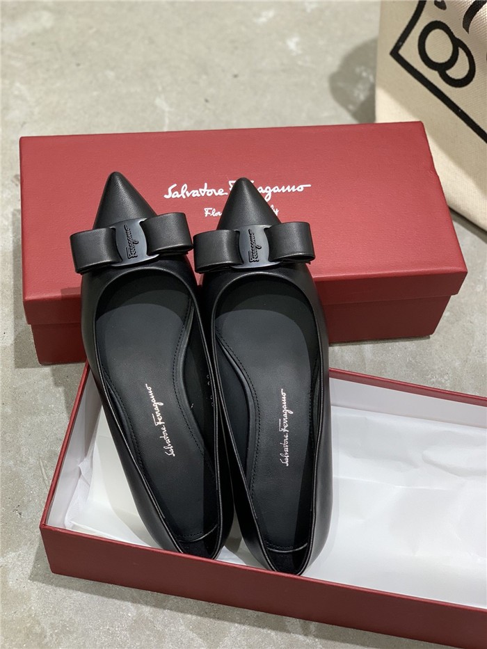 페레가모 여성용 단화 굽높이2CM F60099-2 2020/신상