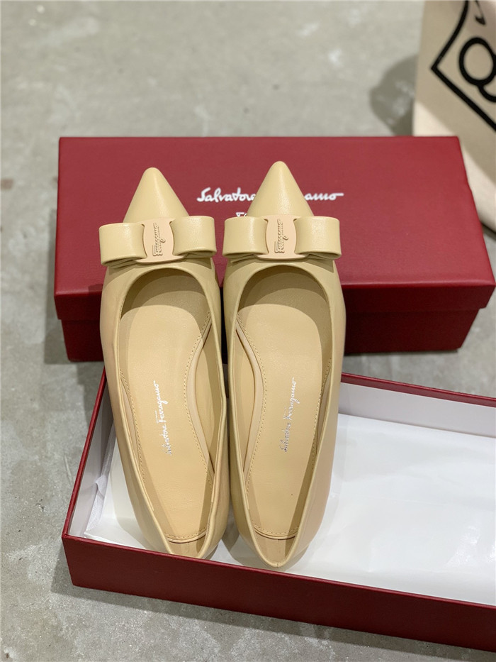 페레가모 여성용 단화 굽높이2CM F60099-4 2020/신상