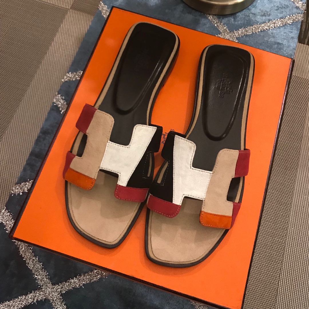 에르메스 슬리퍼봄신상