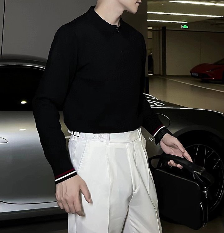 THOM BROWNE 톰브라운 웨이스트 라이닝 하프집업 울 카라 니트