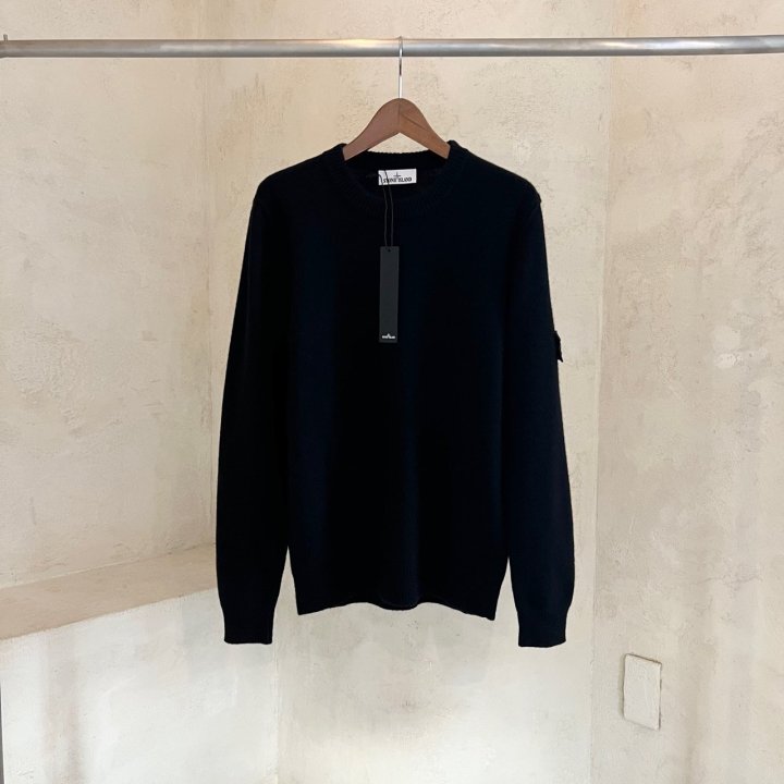 STONE ISLAND 스톤아일랜드 스티치 디테일 크루넥 니트