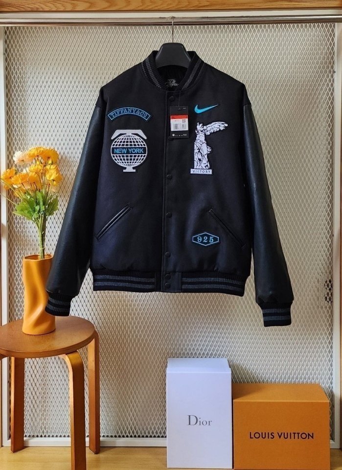 TIFFANY & CO 나이키x티파니 앤 코 콜라보 바시티