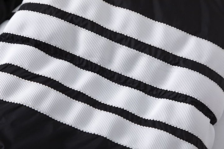 THOM BROWNE 톰브라운 사선완장 다운 후드 패딩