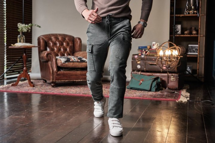 MOOSE KNUCKLES 무스너클 융기모 카고바지 2COLOR