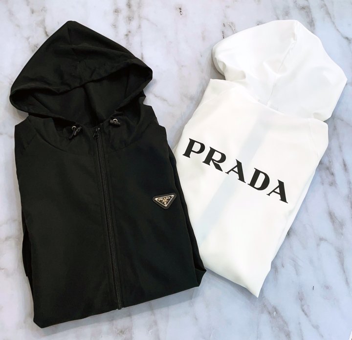 PRADA  프라다 클래식 레더플레이트 라그랑 나일론 트랙 후디 자켓