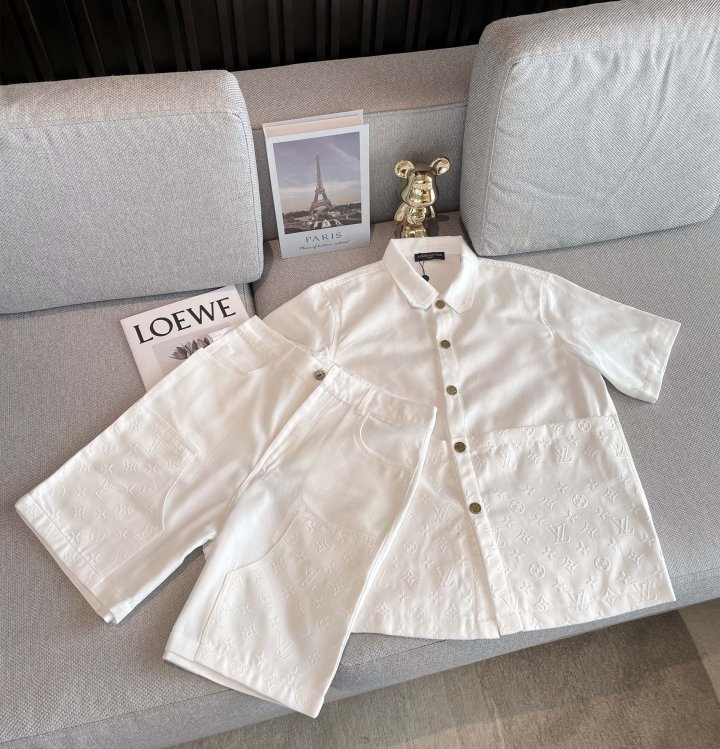 LOUIS VUITTON 루이비통 백로고 반팔 반바지 셋트 3