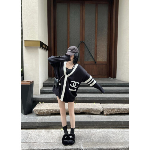 PRADA 프라다 자수로고 캐주얼 라운드 니트 3COLOR