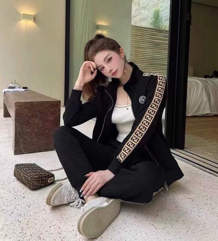 Fendi 펜디 로마탈리 집업 + 조거세트