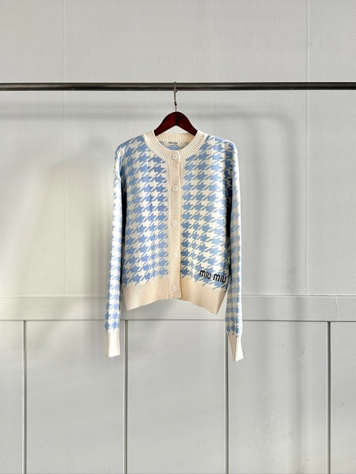 Miumiu  미우미우 여성 하운드투스 세트