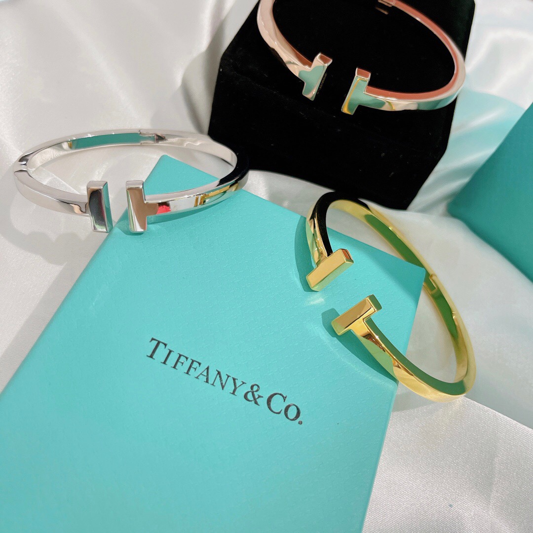 TIFFANY & CO 티파니 T 스퀘어 브레이슬릿 팔찌