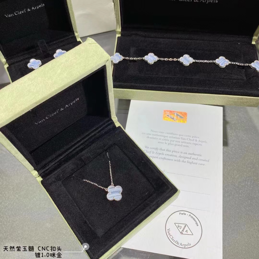 Van Cleef & Arpels 반클리프 알함브라 팬던트 칼세도니