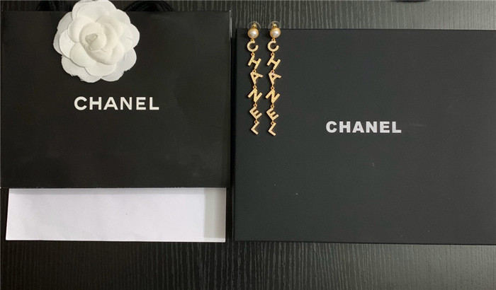 샤넬 귀걸이 C4010 2020/신상 (정품과 비교가능한 퀄리티 )