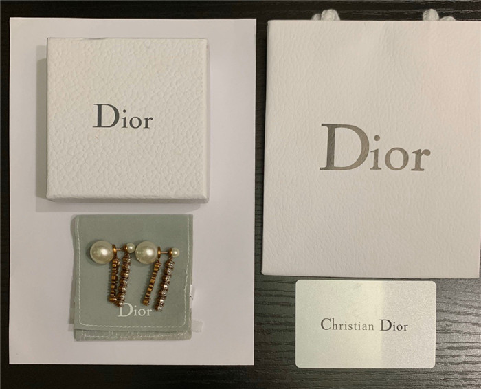 디올 귀걸이 D4013 2020/신상 (정품과 비교가능한 퀄리티 )