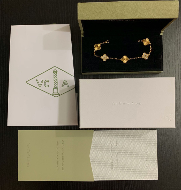 Van Cleef & Arpels 반클리프 팔찌  V4010 2020/신상 (정품과 비교가능한 퀄리티 )