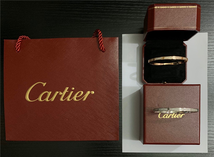 까르띠에 팔찌 C3077 2020/신상 (정품과 비교가능한 퀄리티 )