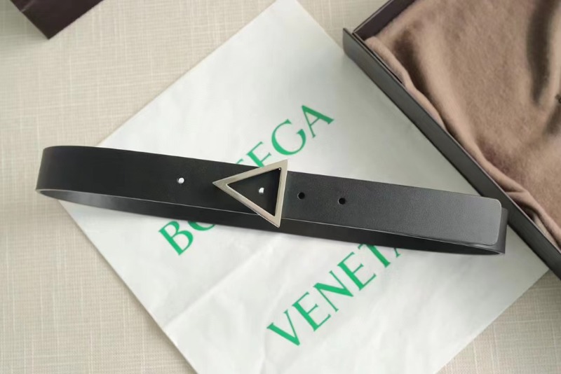 Bottega Veneta 보테가베네타 트라이앵글 버클 레더 벨트