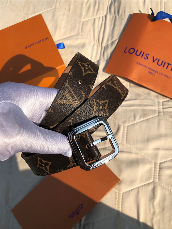 루이비통 남여공용 벨트 30MM  L50991-1