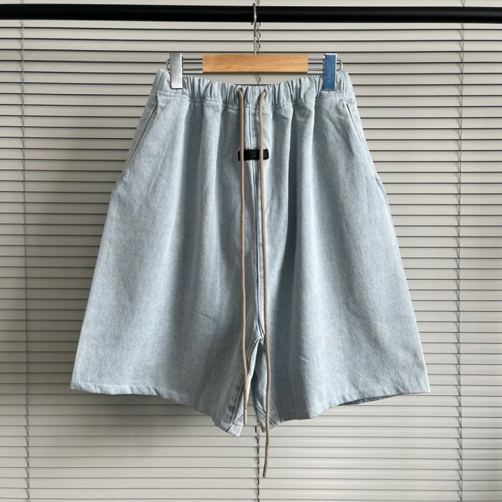 Essentials 에센셜 데님 로고 패치 반바지