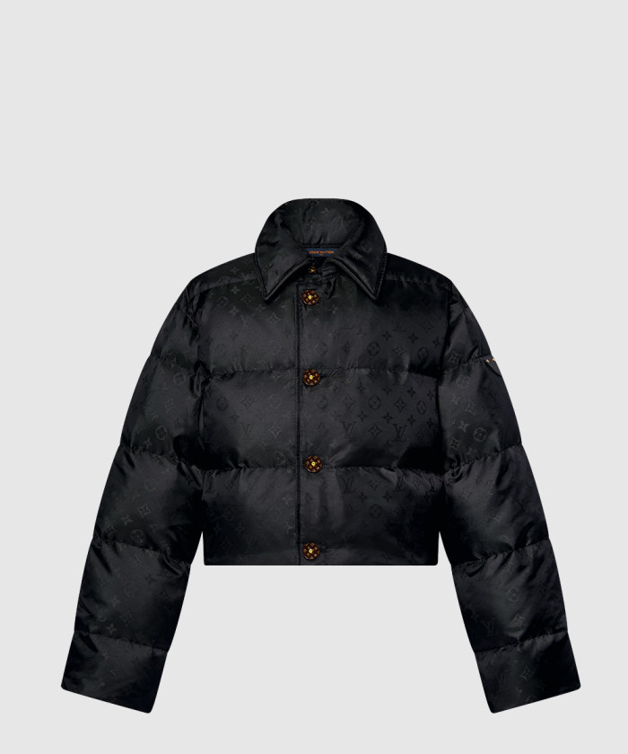 루이비통 크롭드 모노그램 푸퍼 재킷 1AFUIR