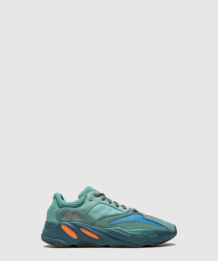 이지 700 페이드 아주르 GZ2002