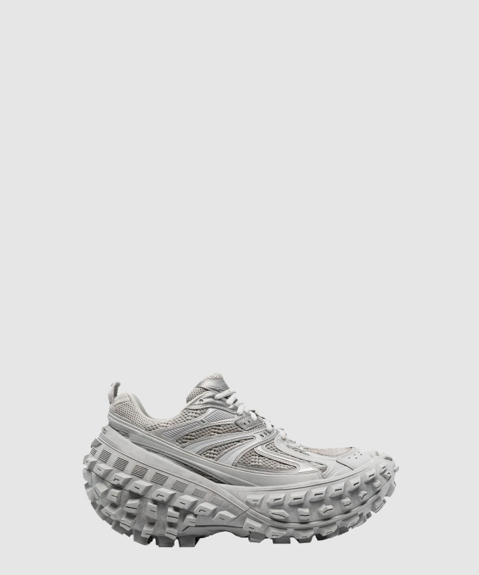 발렌시아가 디펜더 스니커즈 685613