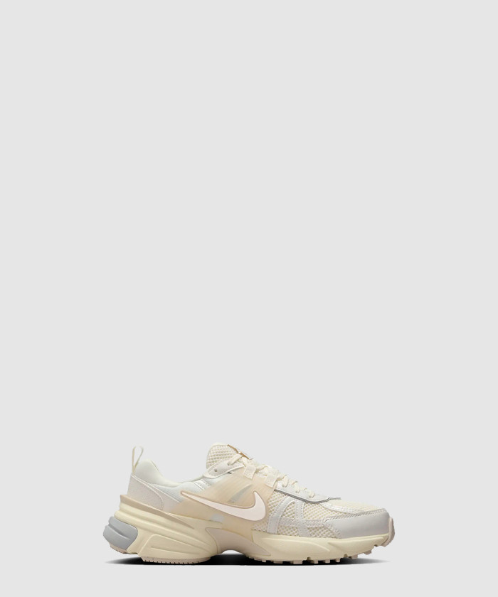 나이키 V2K Run HQ1512