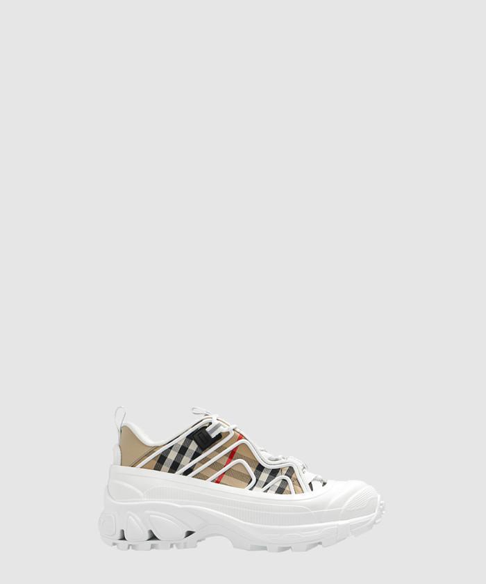 버버리 아서 체크 스니커즈 8056928