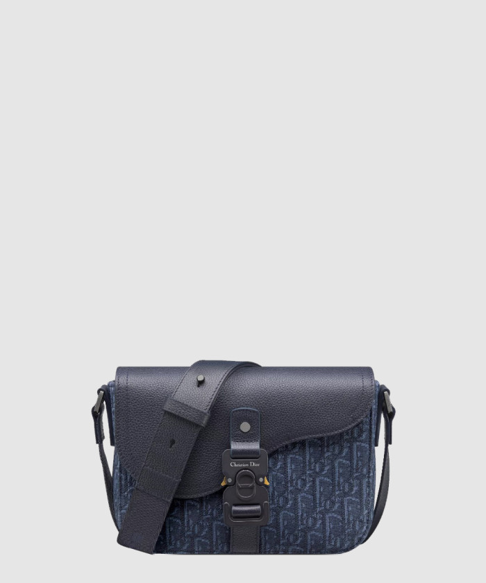 디올 Saddle 스몰 플랩 스트랩백 1ADPO