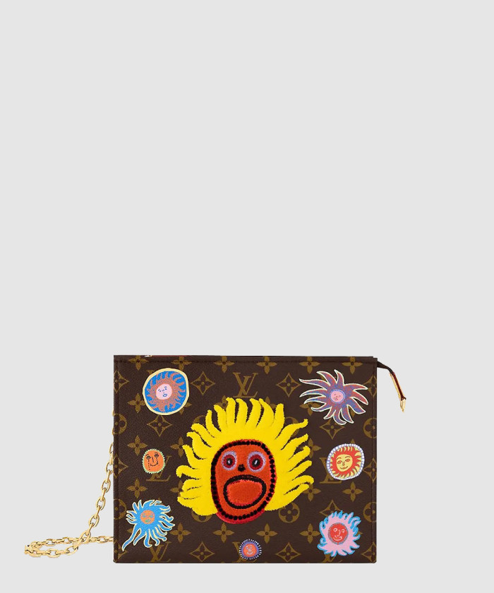 루이비통 LV x YK 토일레트리 파우치 온 체인 M81982