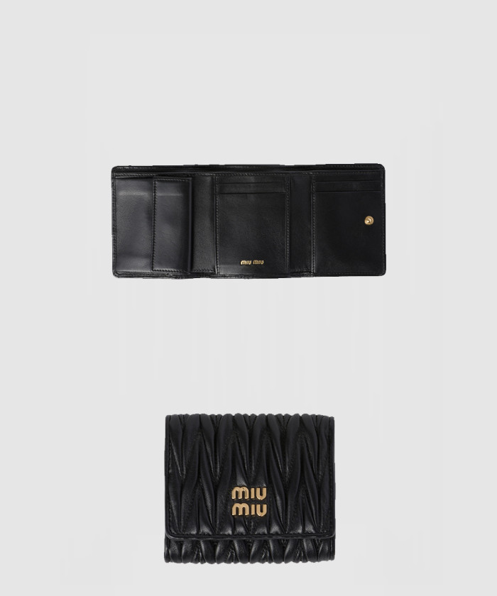미우미우 스몰 마테라쎄 나파 가죽 지갑 5MH033