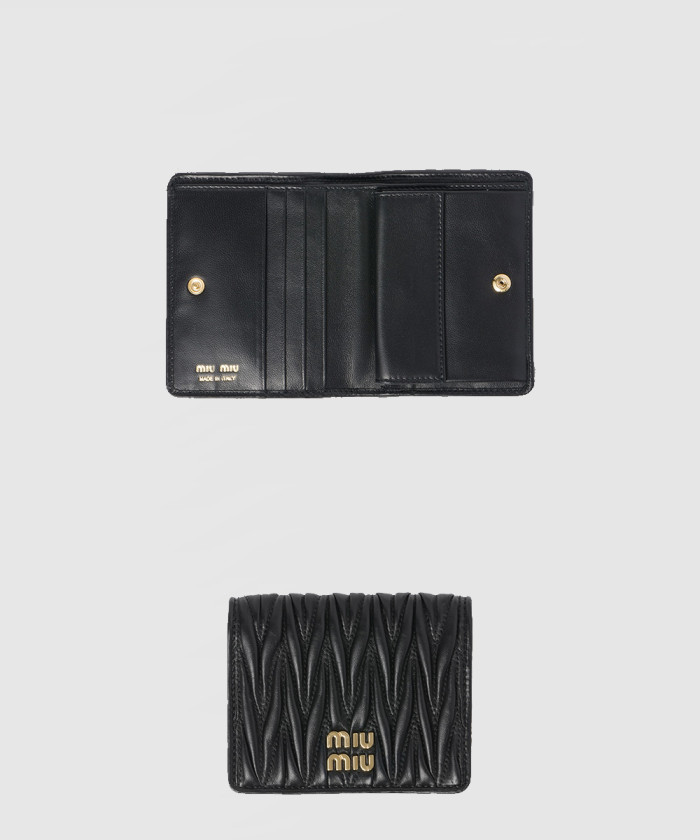 미우미우 마테라쎄 나파 가죽 반지갑 5MV204