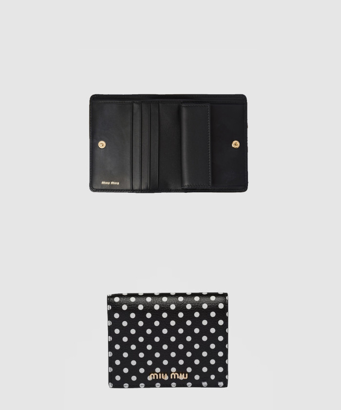 미우미우 마테라쎄 나파 가죽 반지갑 5MV204