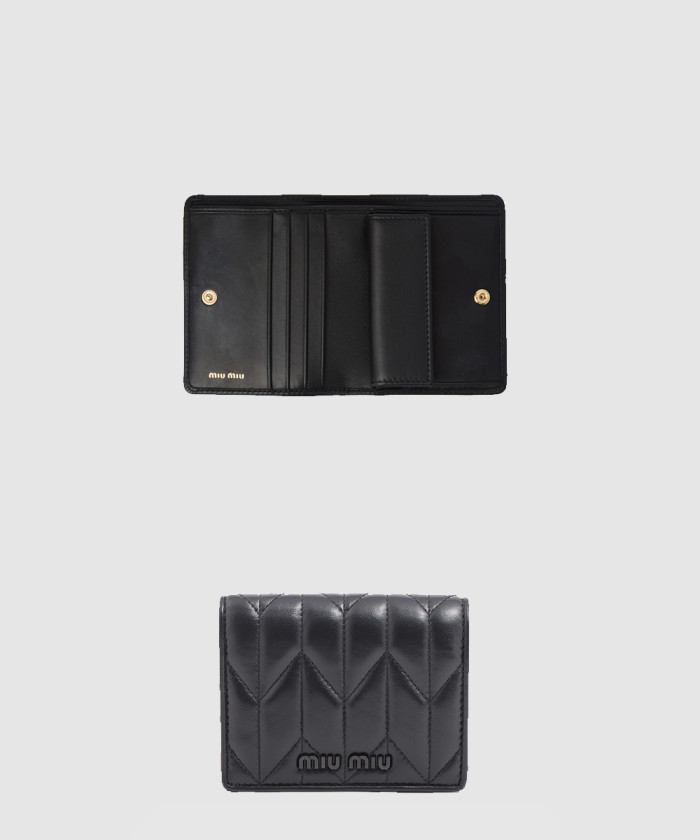 미우미우 마테라쎄 나파 가죽 반지갑 5MV204